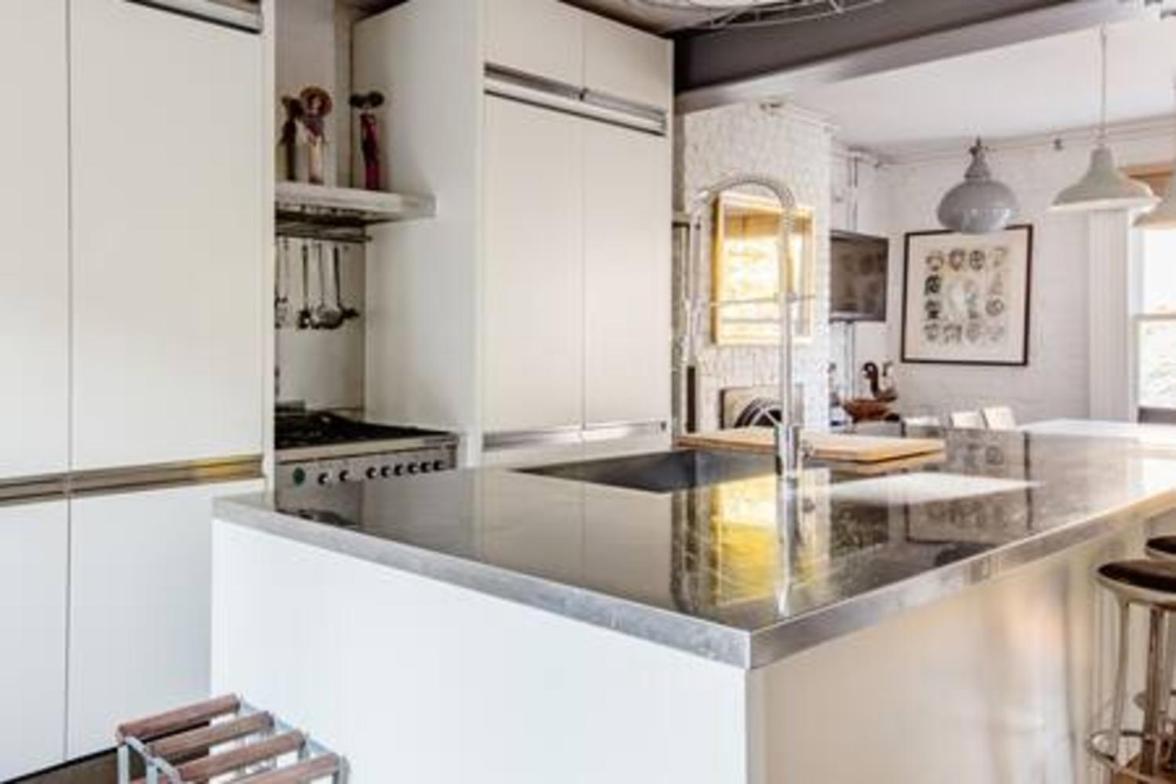 Experience London in amazing reconverted Gin house
