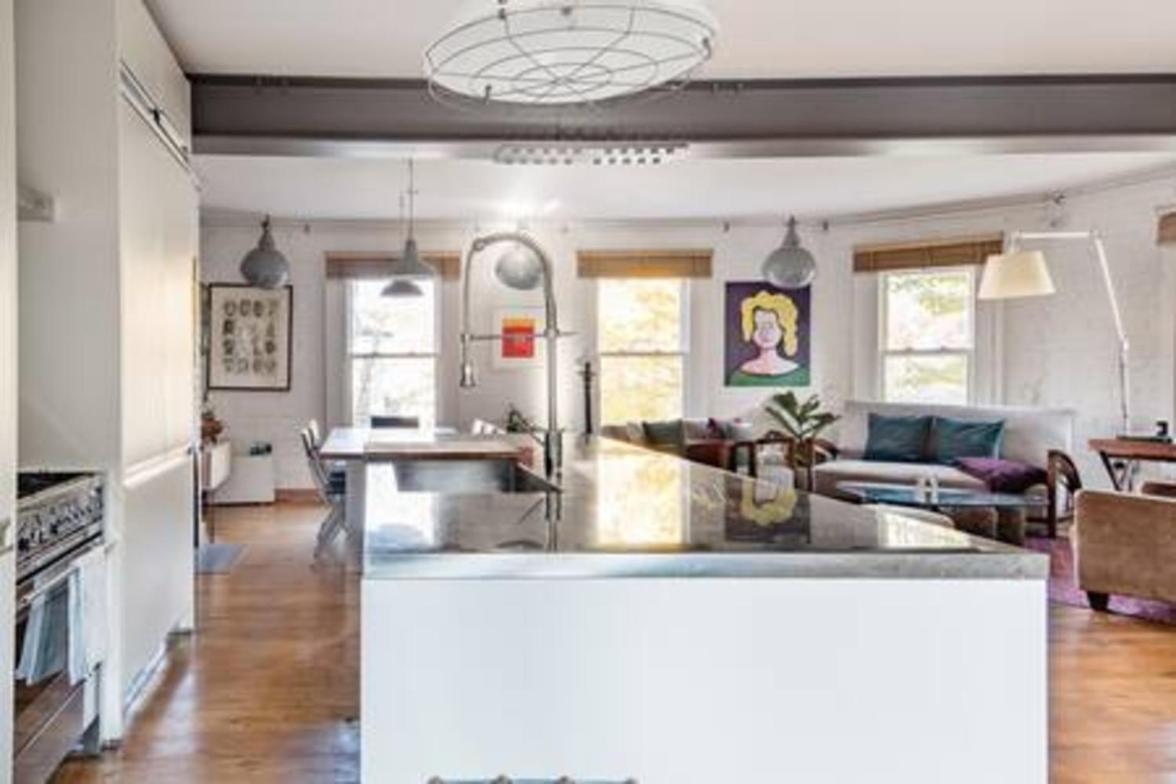 Experience London in amazing reconverted Gin house