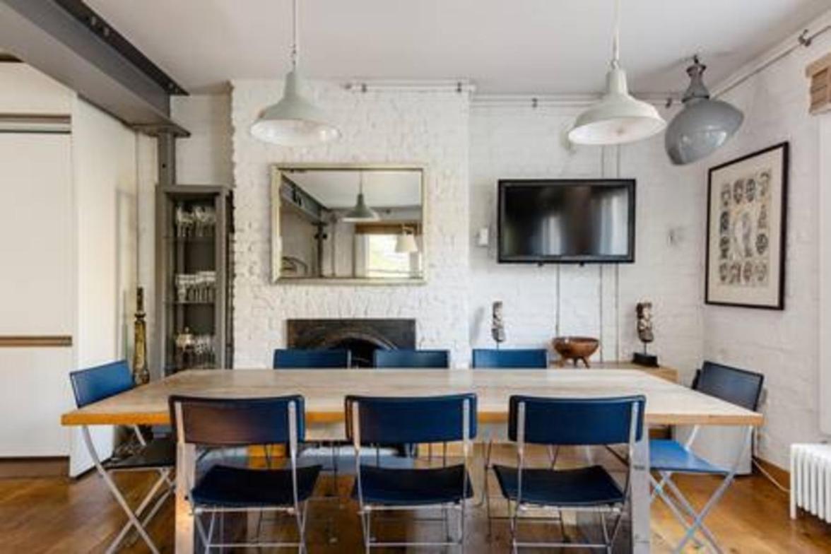 Experience London in amazing reconverted Gin house