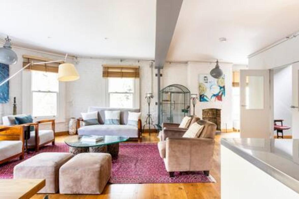 Experience London in amazing reconverted Gin house