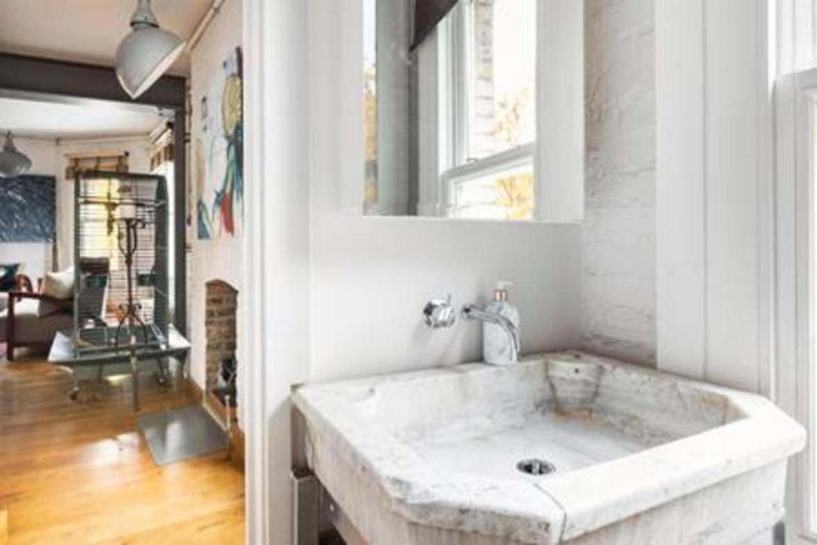 Experience London in amazing reconverted Gin house