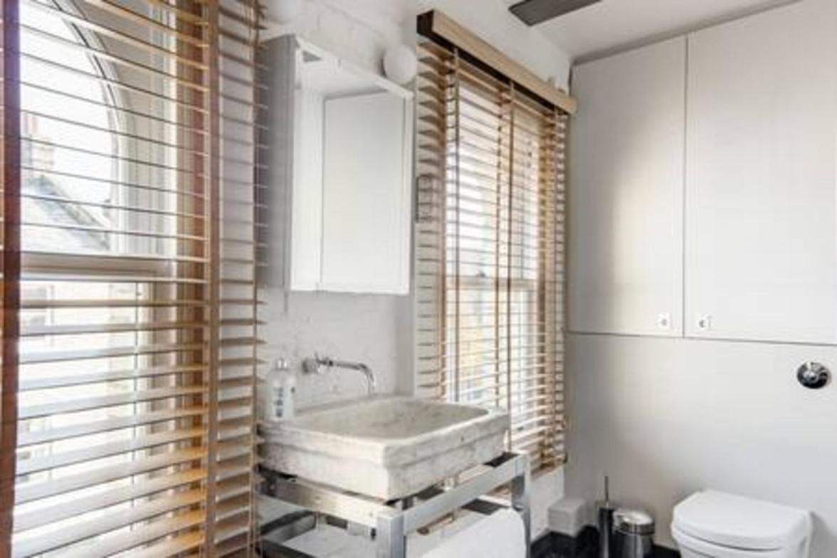 Experience London in amazing reconverted Gin house