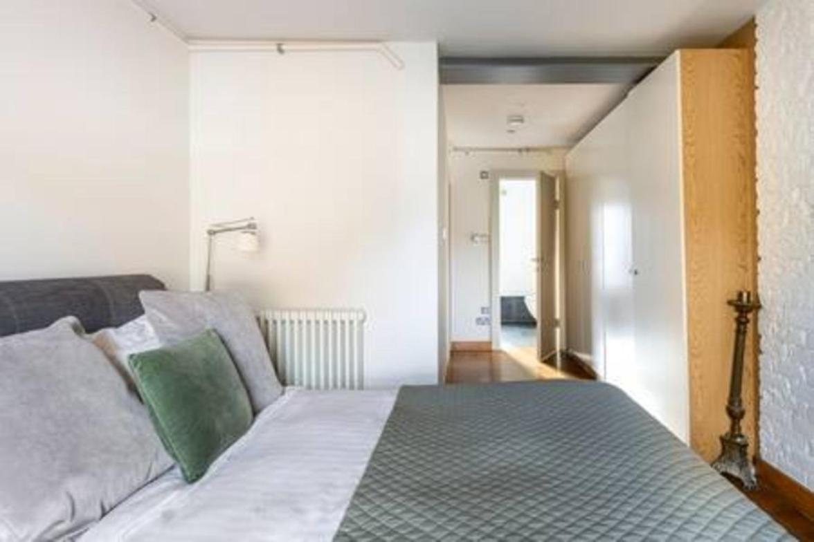 Experience London in amazing reconverted Gin house