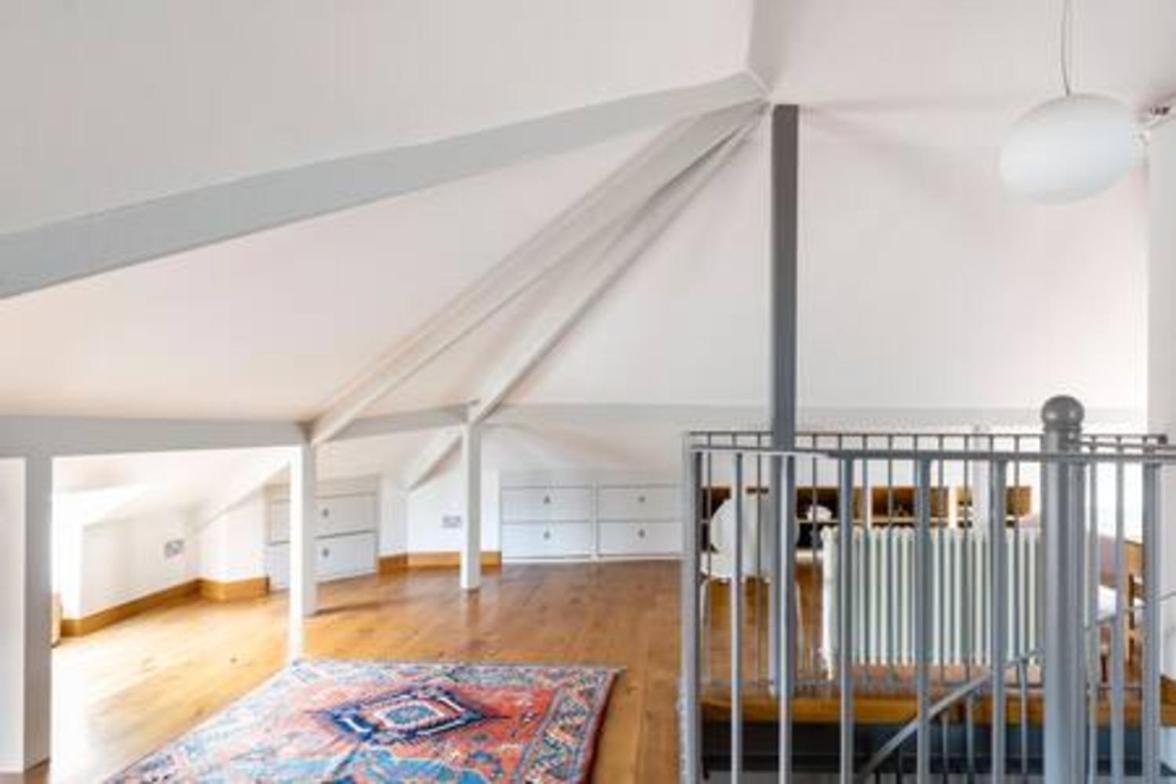 Experience London in amazing reconverted Gin house