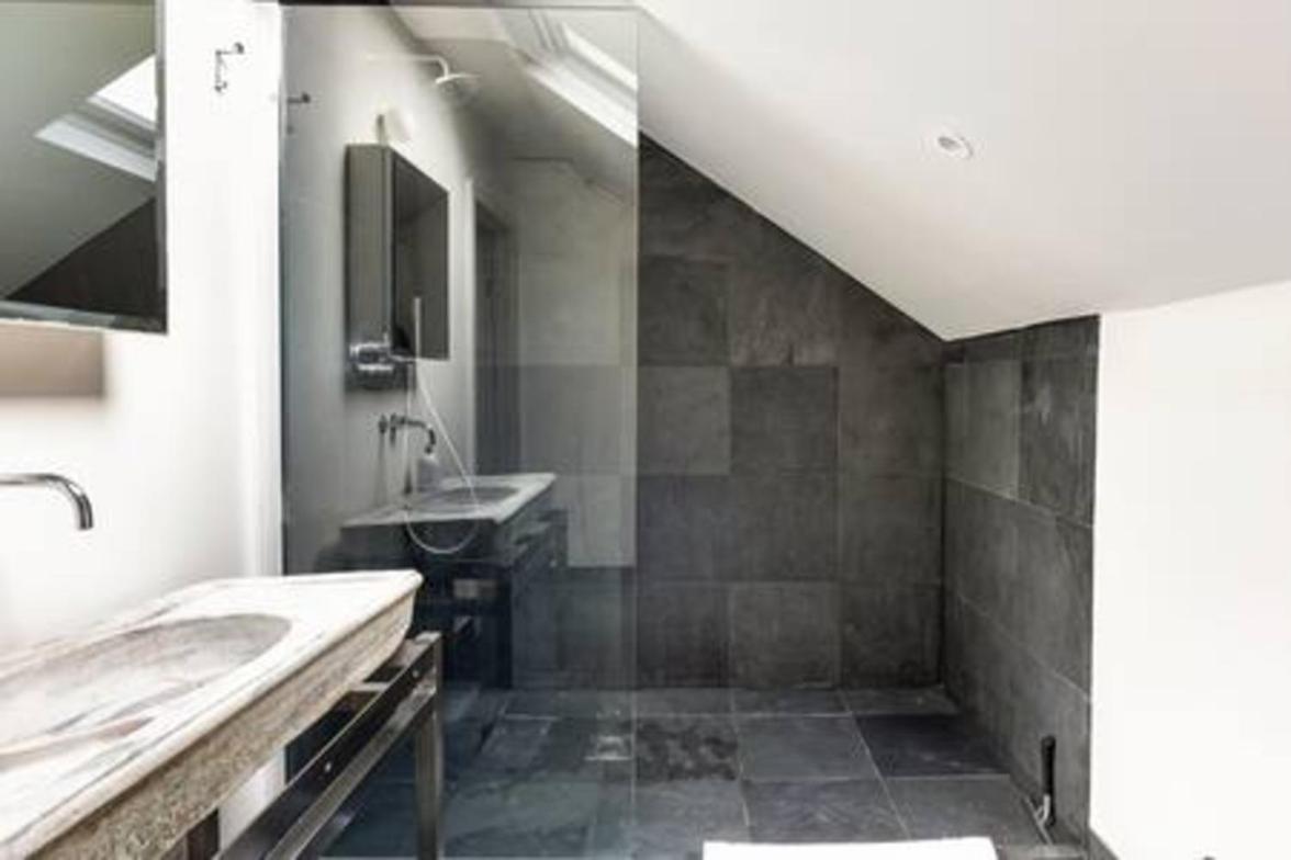 Experience London in amazing reconverted Gin house