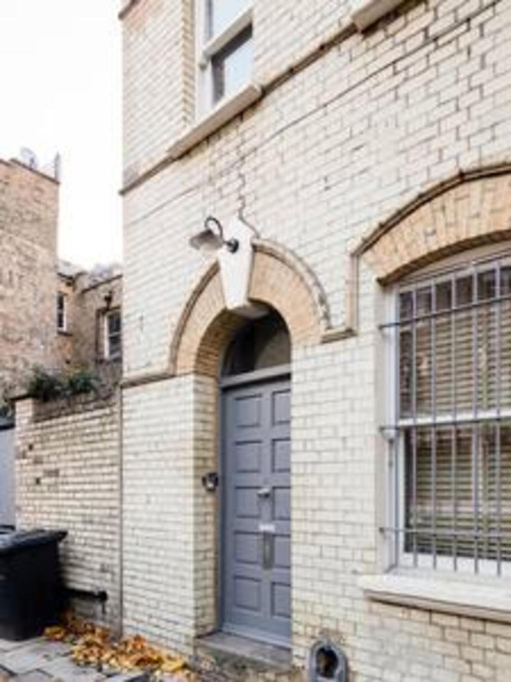 Experience London in amazing reconverted Gin house