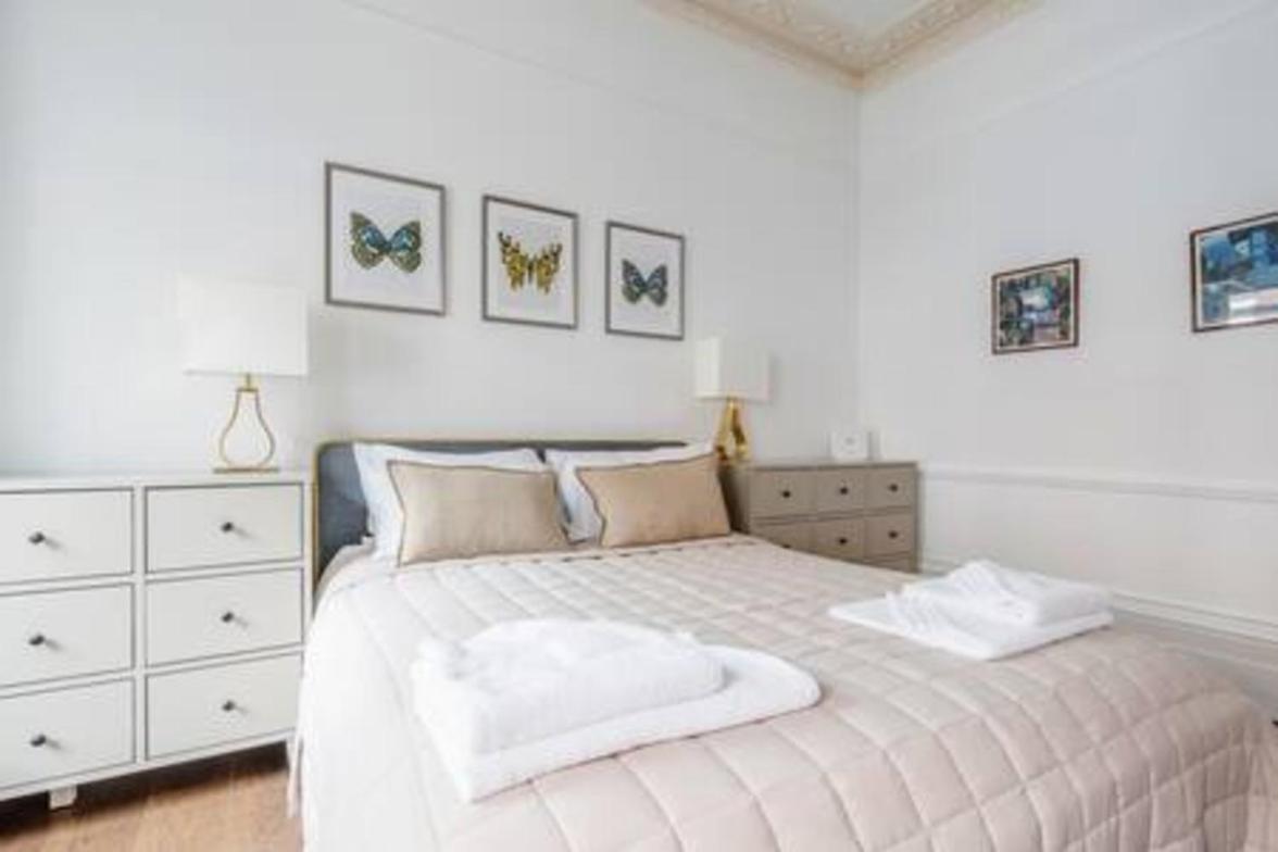Unbeatable location in Camden-spacious studio flat
