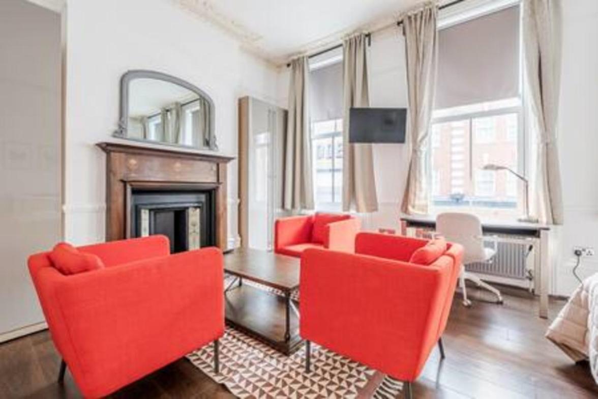 Unbeatable location in Camden-spacious studio flat