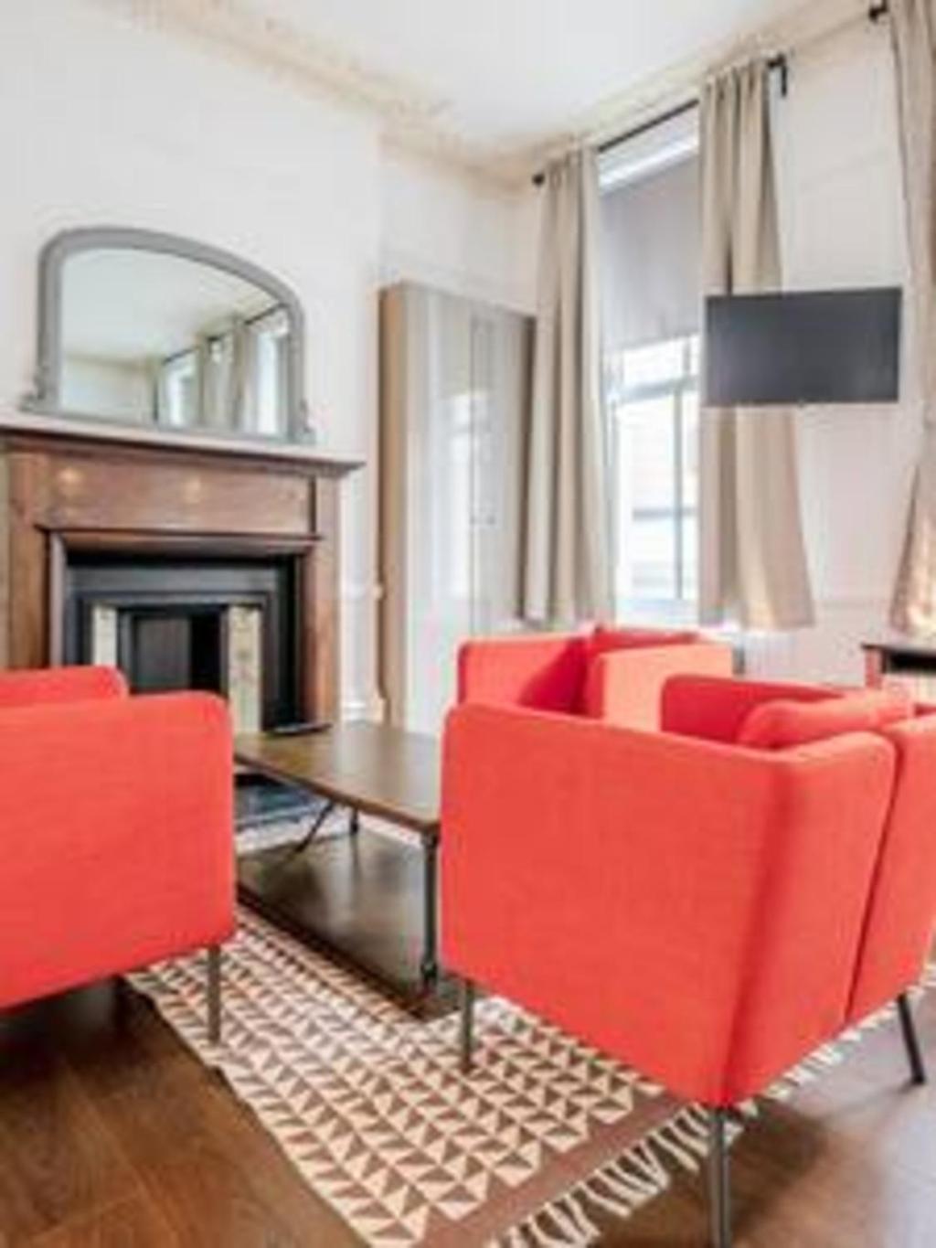 Unbeatable location in Camden-spacious studio flat