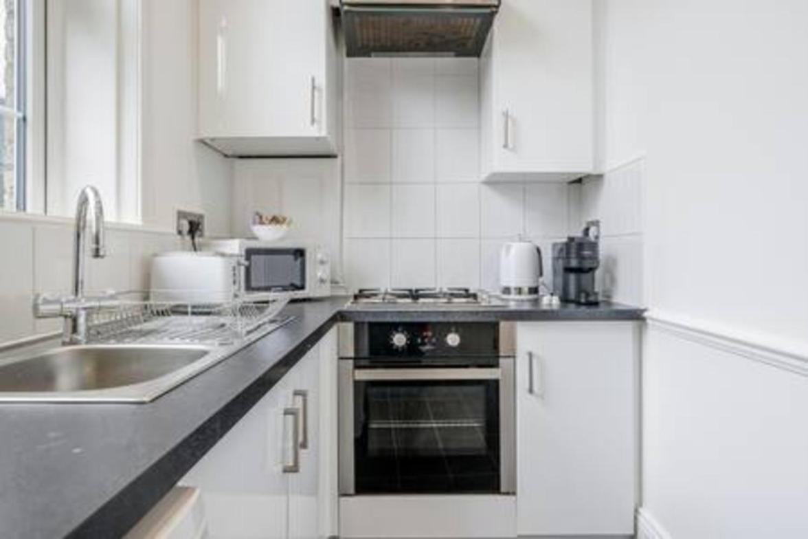 Unbeatable location in Camden-spacious studio flat