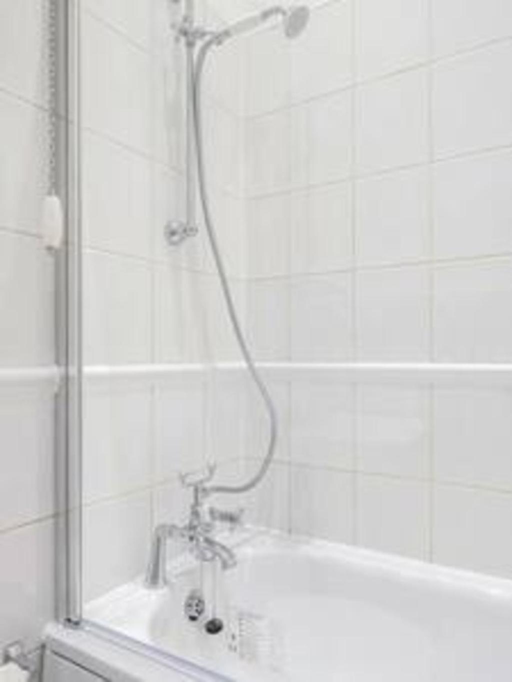 Unbeatable location in Camden-spacious studio flat