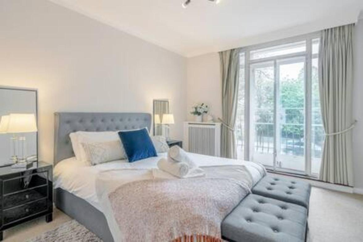 Top location - spacious 2bed in front of Hyde Park