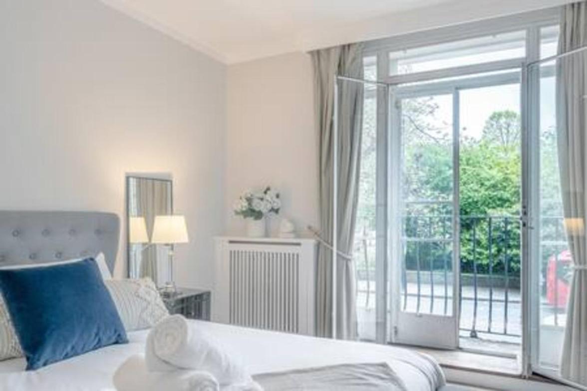 Top location - spacious 2bed in front of Hyde Park