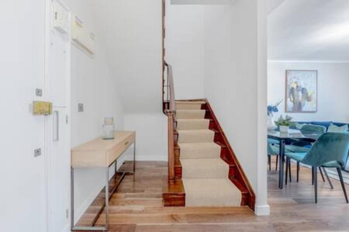 Top location - spacious 2bed in front of Hyde Park