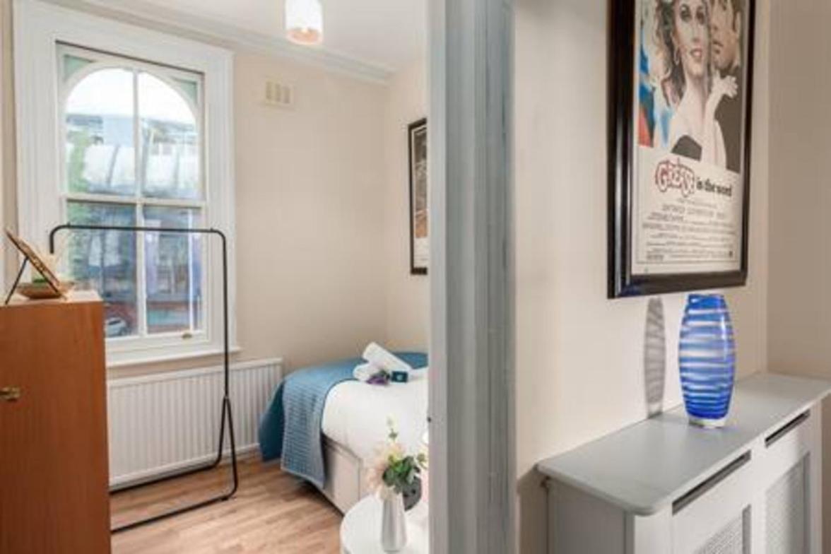 Lovely 2-bed flat next to Oval Cricket Ground