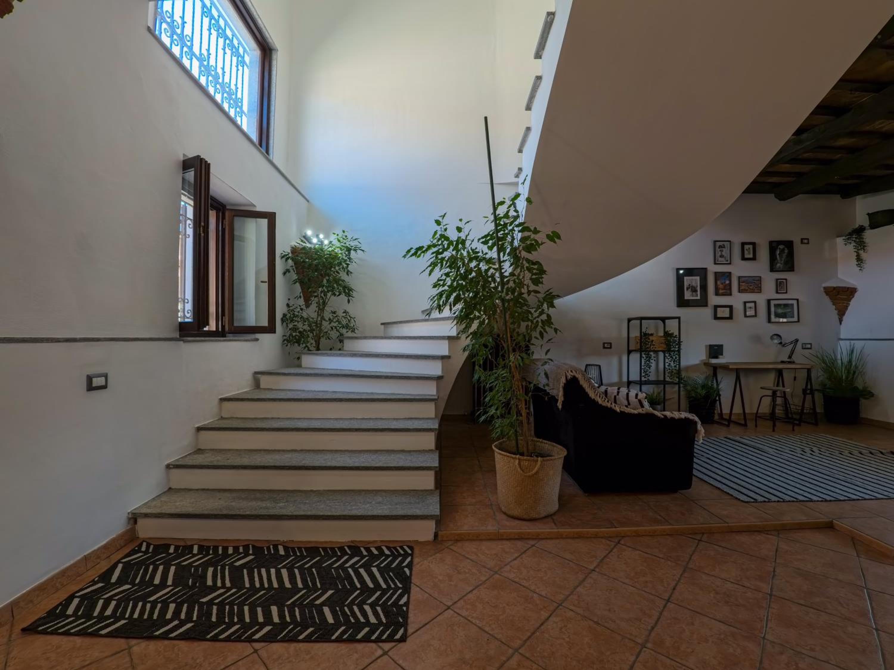 Villa con terrazzo e cortile privato 200m2 pet friendly view 5