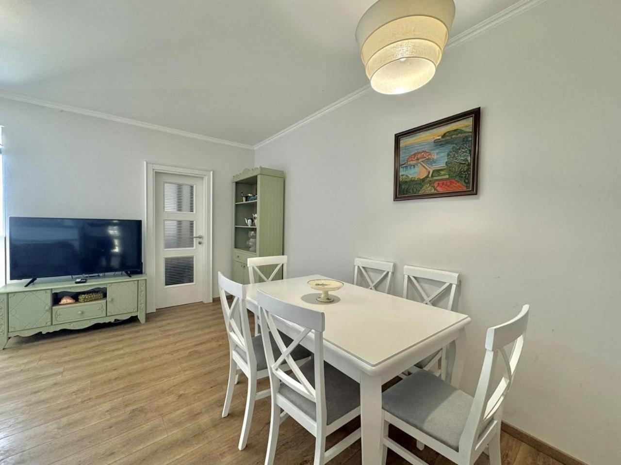 Lenny One bedroom Apartment Sveti Stefan view 4