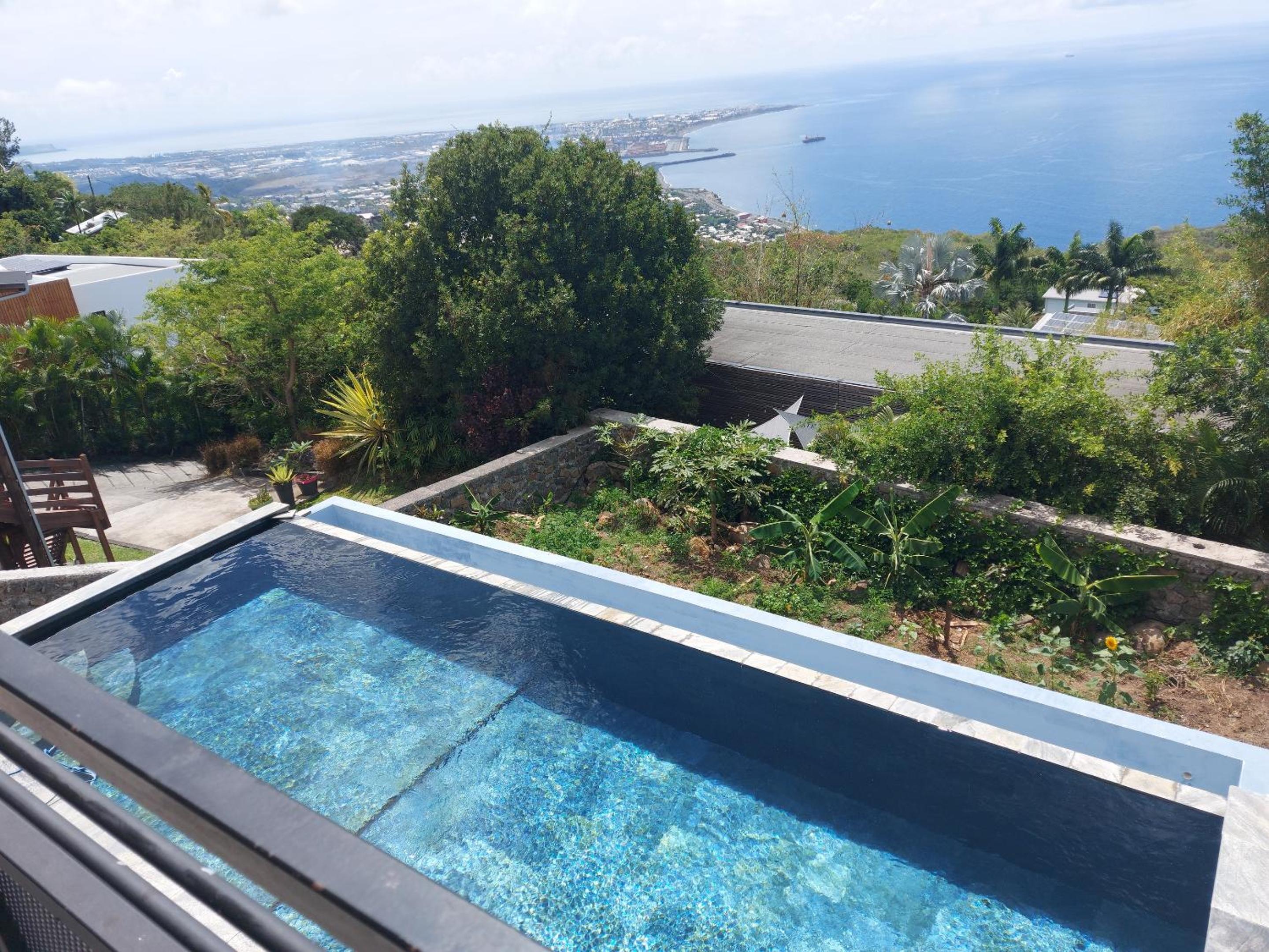 Villa familiale à La Possession avec piscine privée view 4
