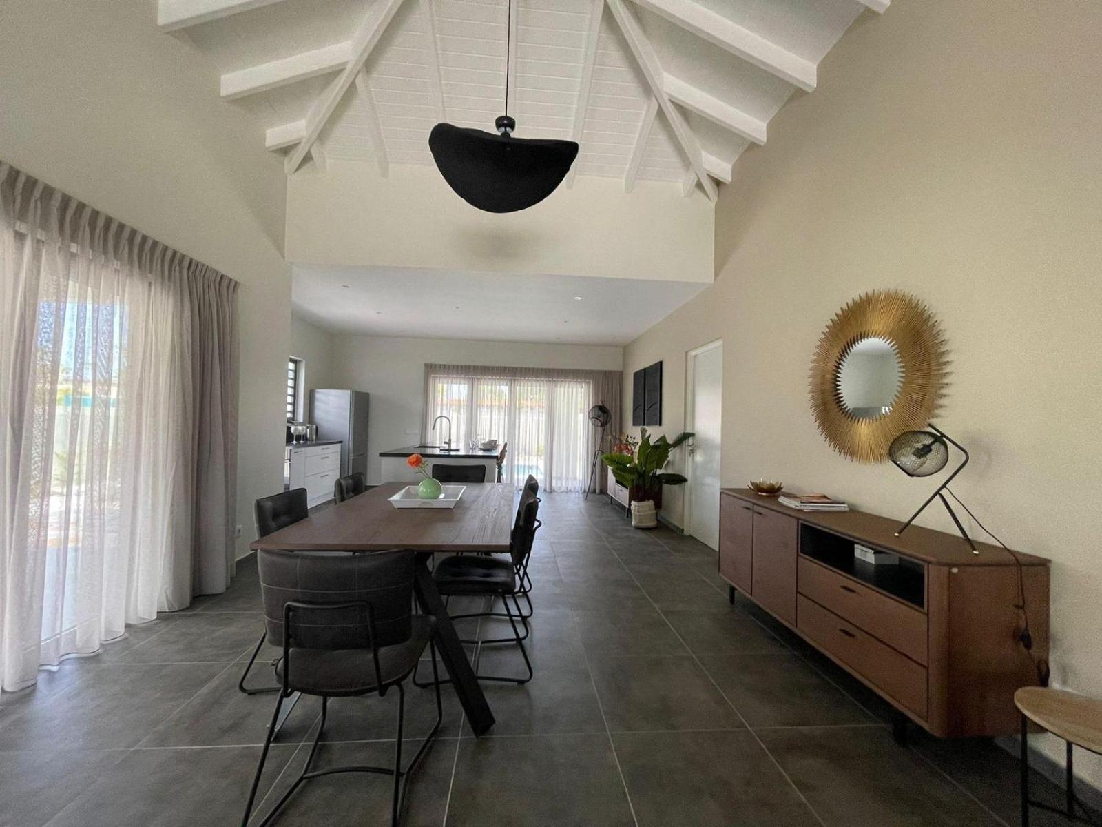 Villa Jasmijn with private pool, Mambo Beach