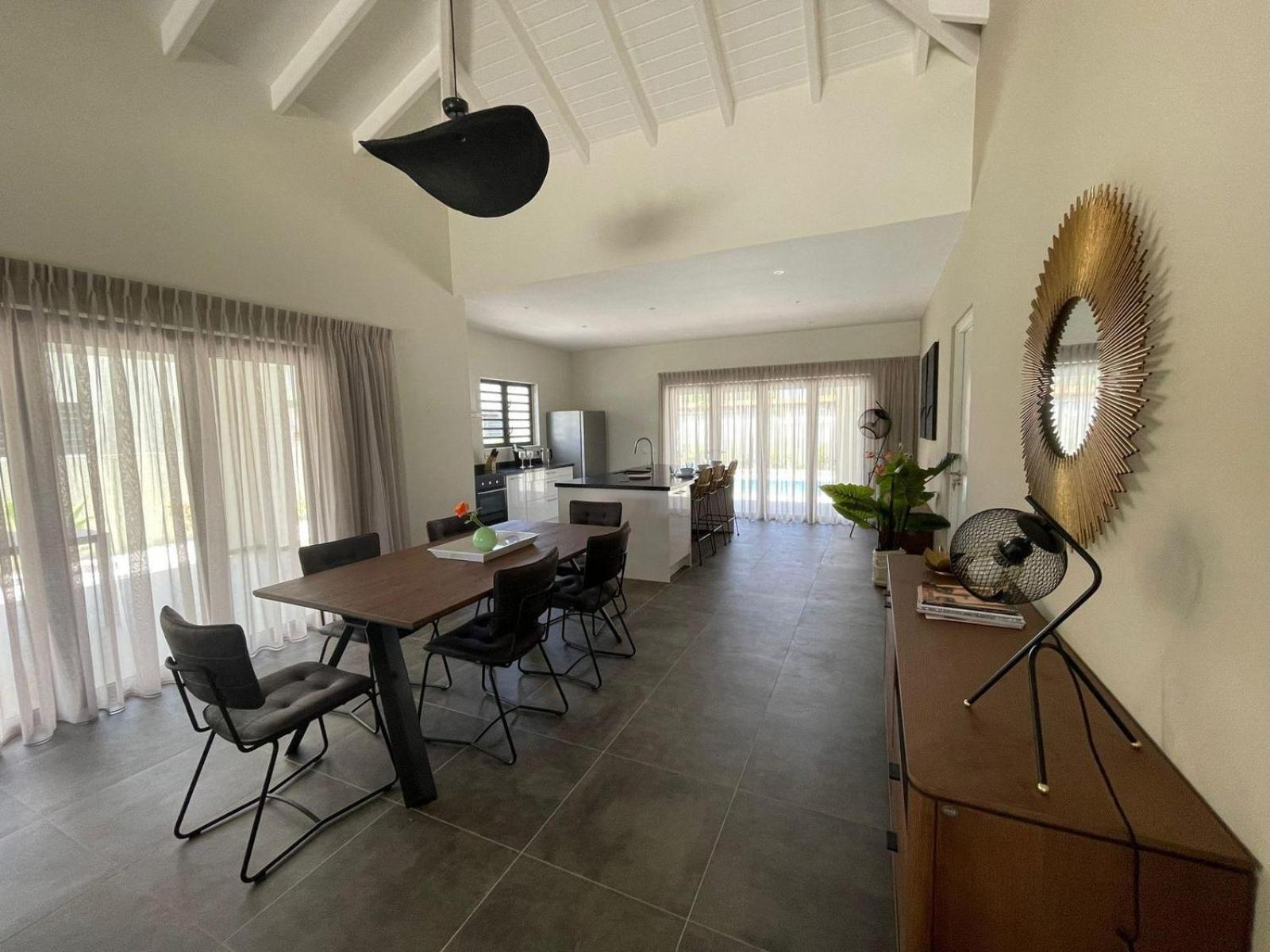 Villa Jasmijn with private pool, Mambo Beach