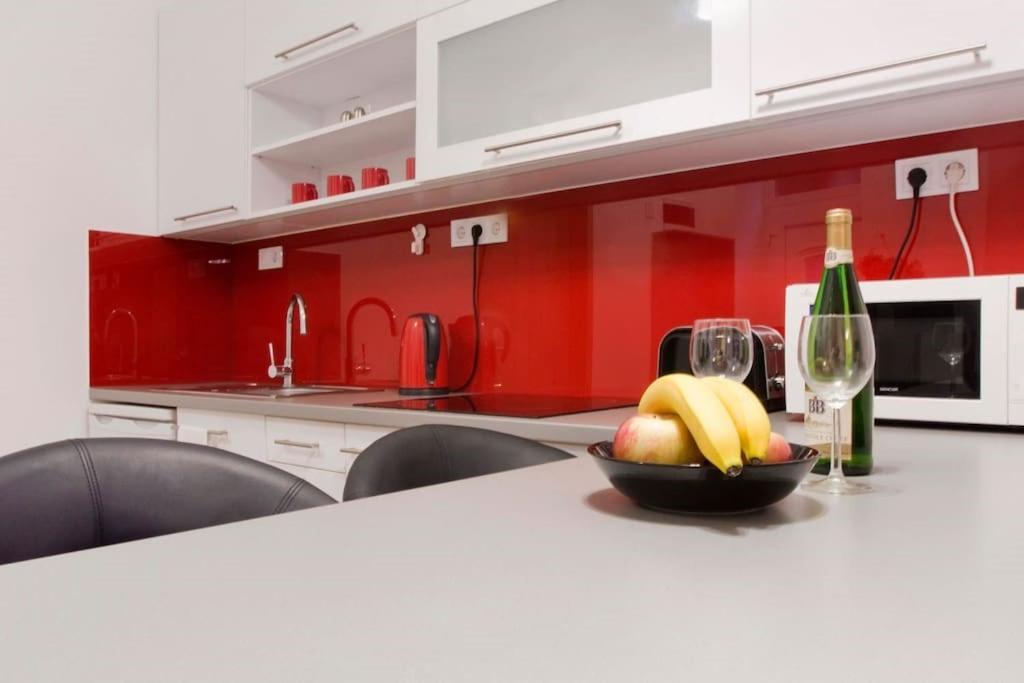 Stex 1 bedroom Apartment in the city center with free wifi view 4