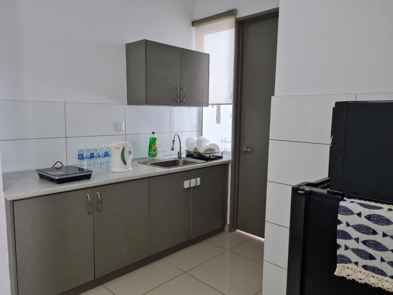 Kyu Residence lMÜSLIM HOMESTAYl at Bangi Gateway Service Apartment photo 7