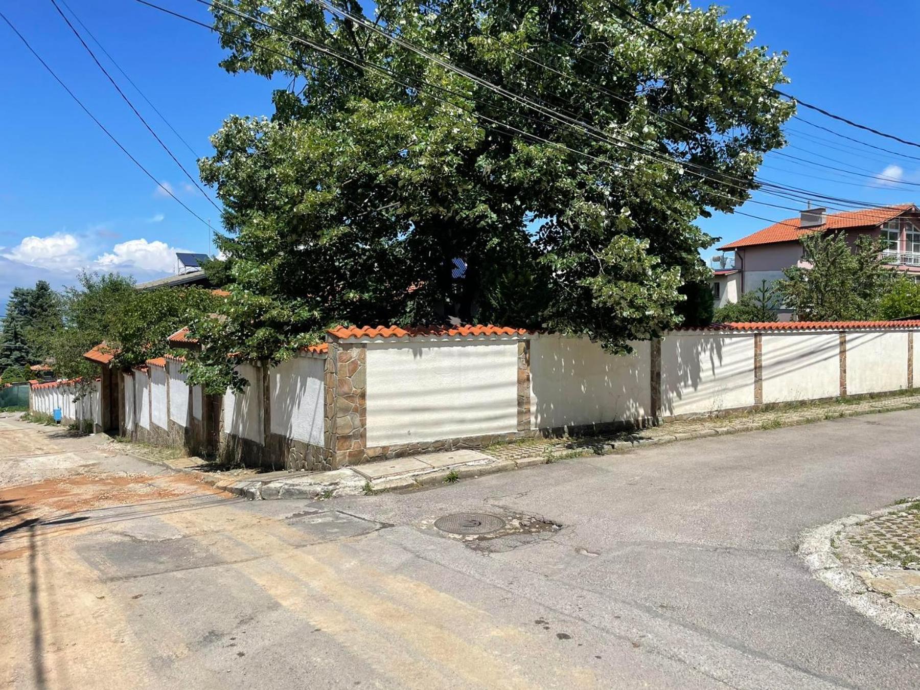 Lea Hause with swimming pool,Jacuzzi in Vitosha montain and free parking