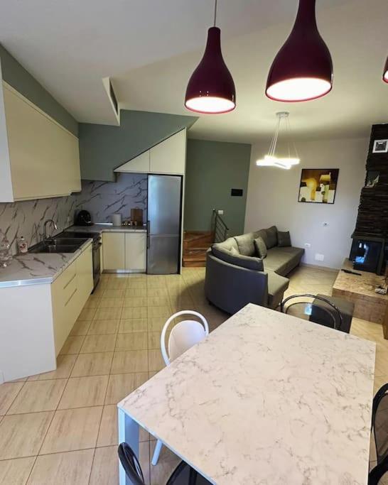 Luxury Villa-Duplex, Lalzi Bay Breeze