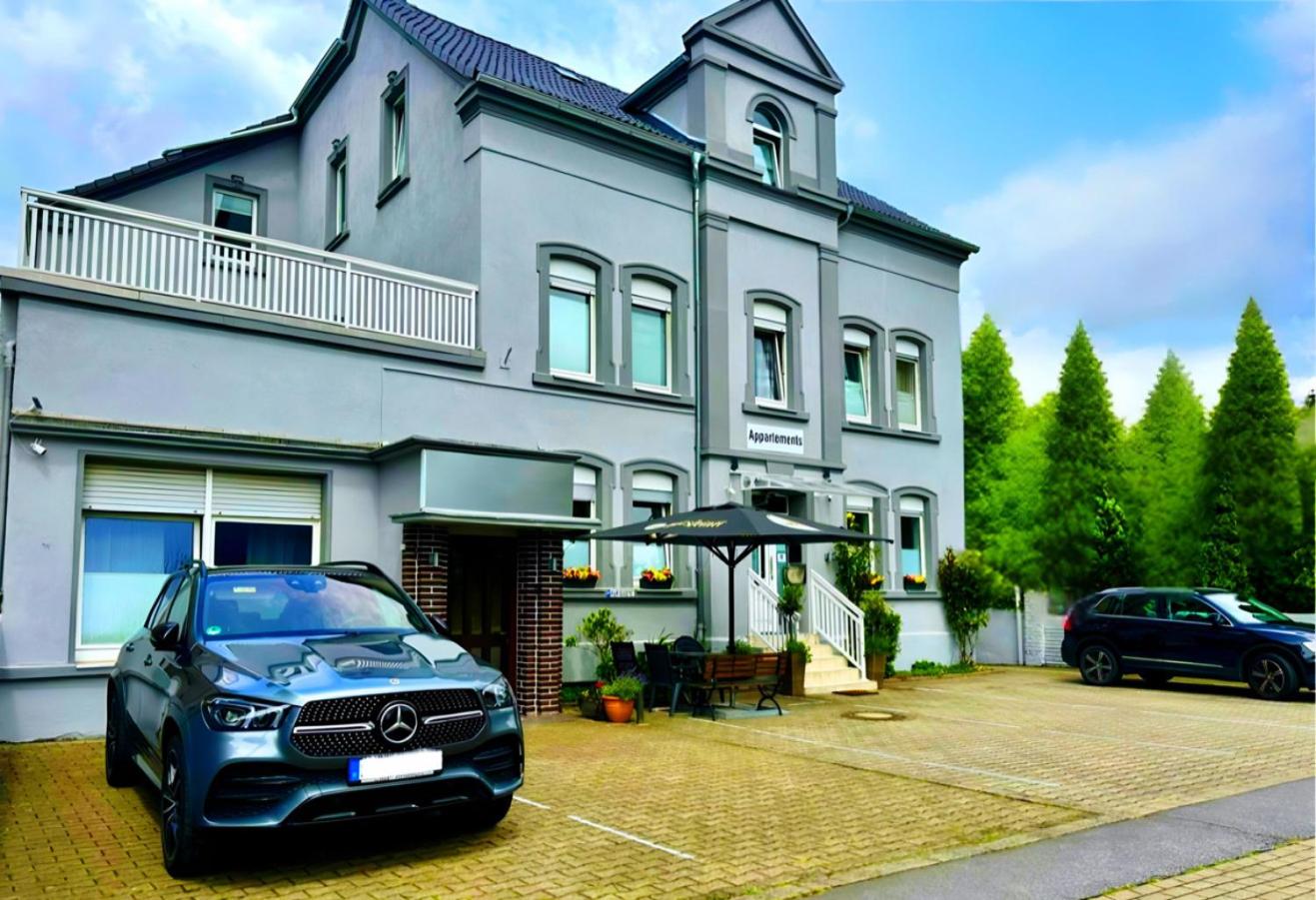 Haus Medaillon