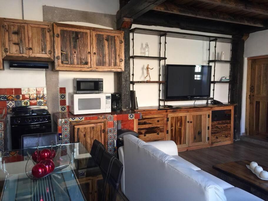 Mexican Loft by LA Casa Cosme in the city center