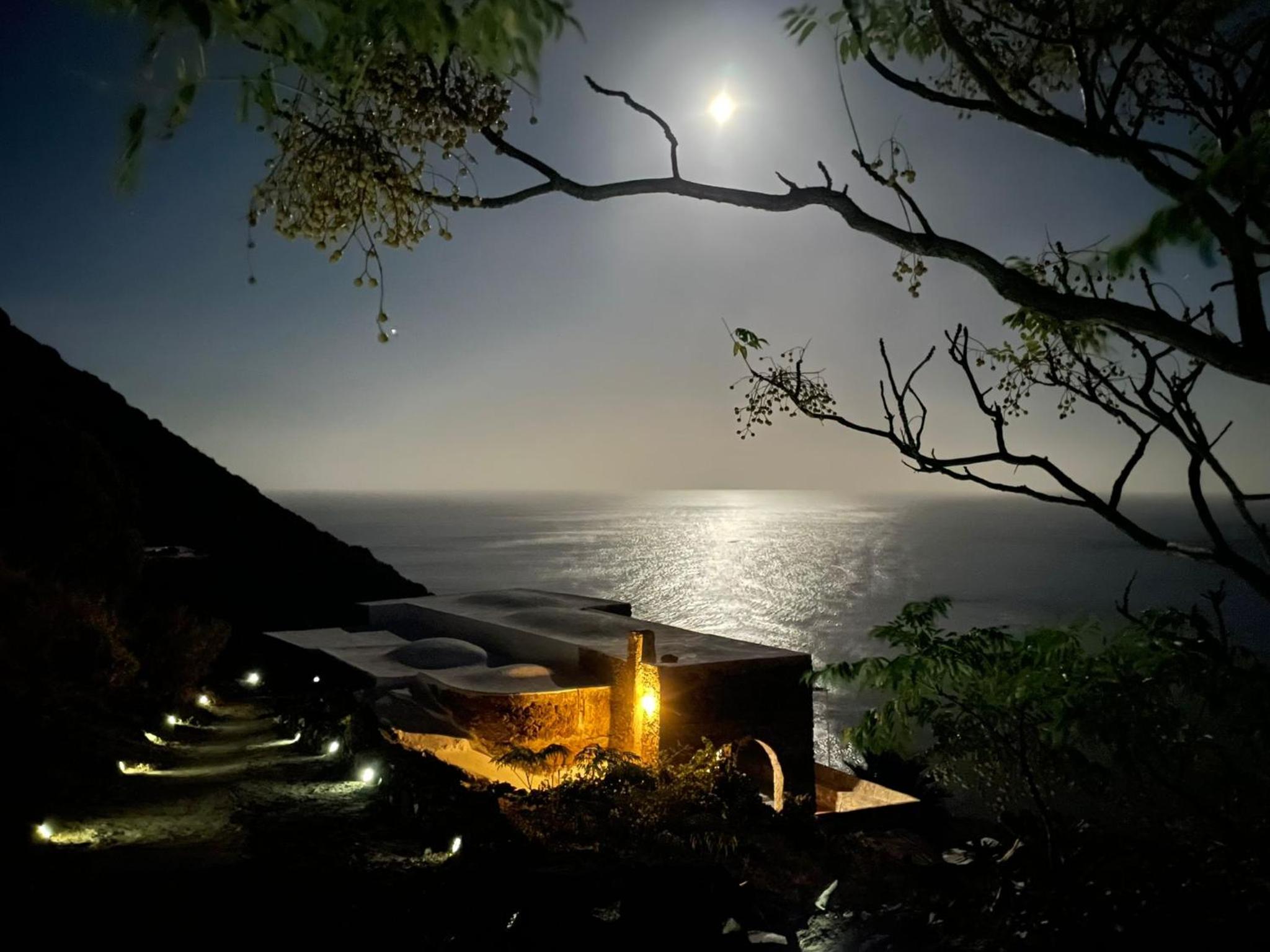 Dammuso Eurus, oasi di relax a Pantelleria