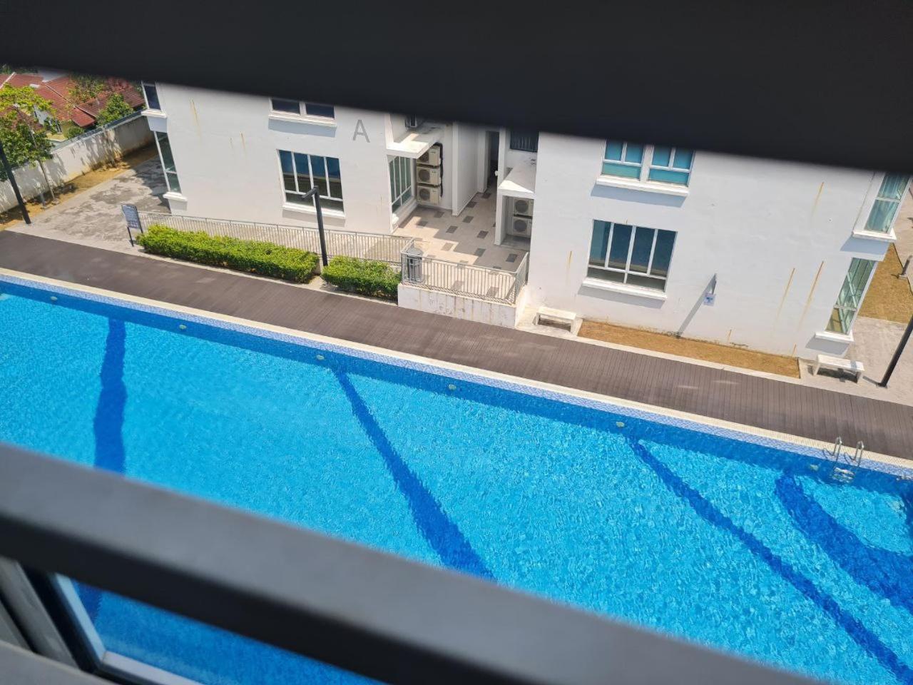 Kyu Residence lMÜSLIM HOMESTAYl at Bangi Gateway Service Apartment photo 2