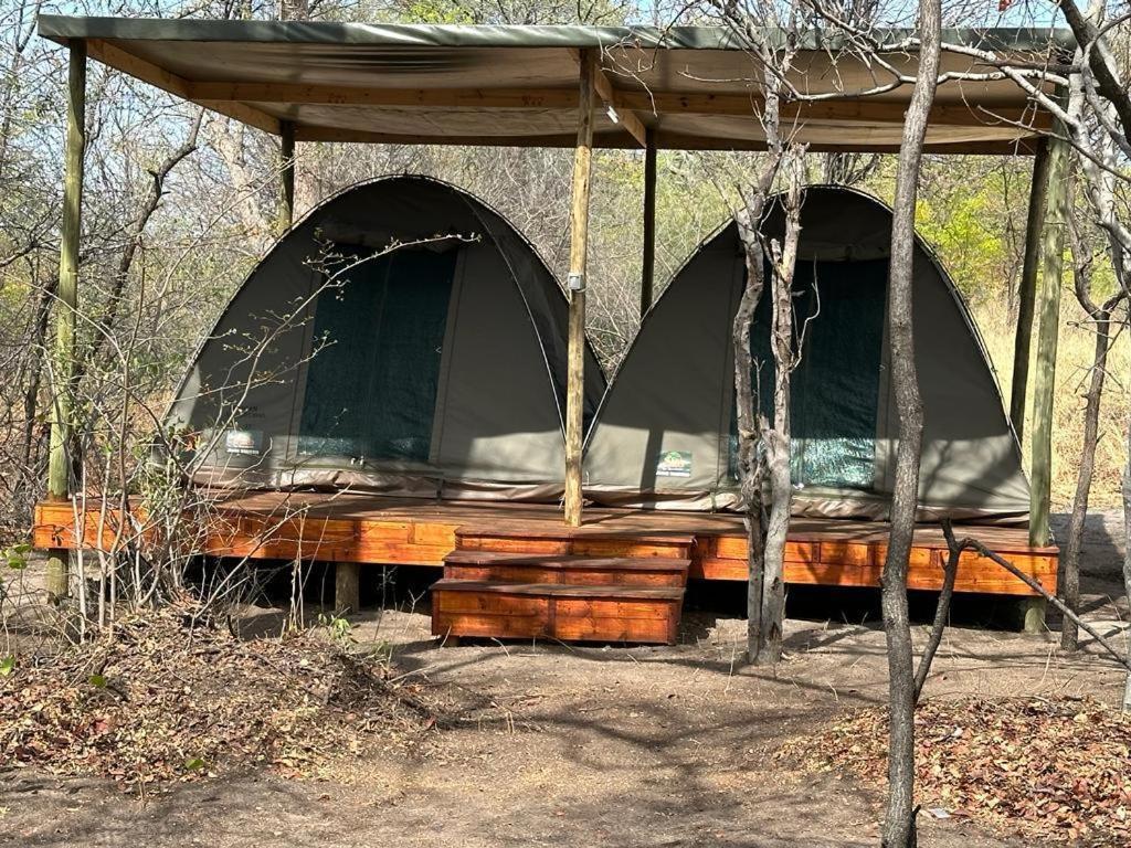 Rustic Gate Lodge and Campsite