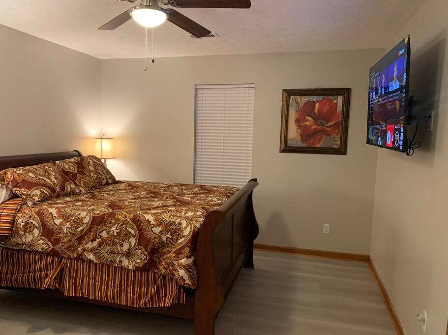 Cheerful 2-bedroom 2 bath entire home West Rome view 4