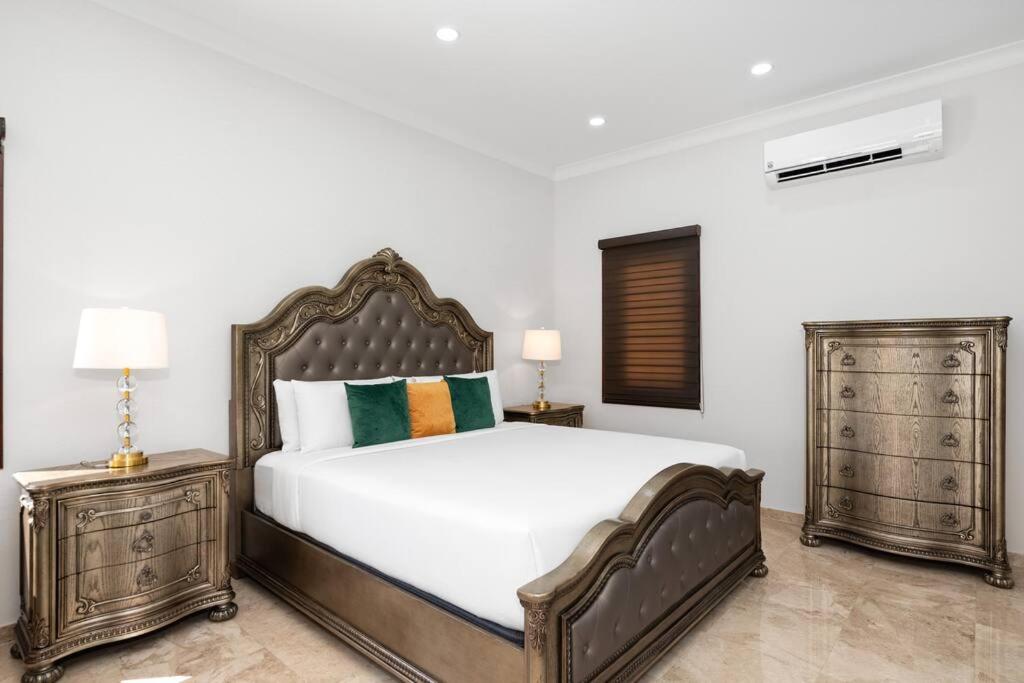 Bocobay Sol Palmera Villa
