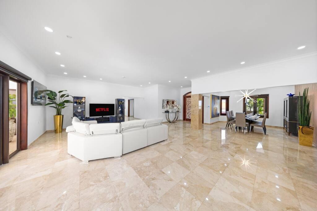 Bocobay Sol Palmera Villa