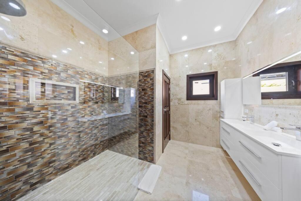Bocobay Sol Palmera Villa