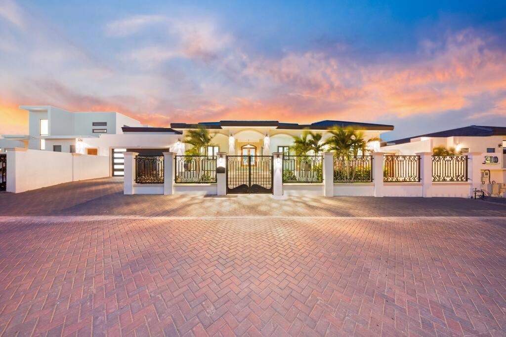 Bocobay Sol Palmera Villa