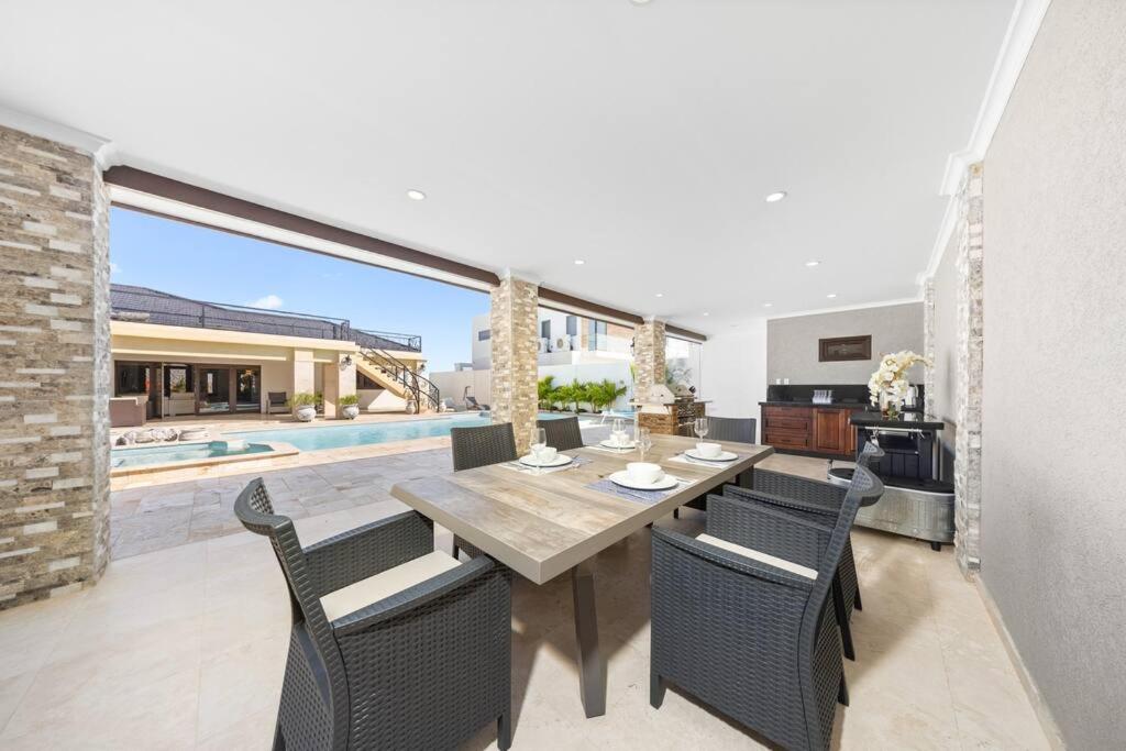Bocobay Sol Palmera Villa