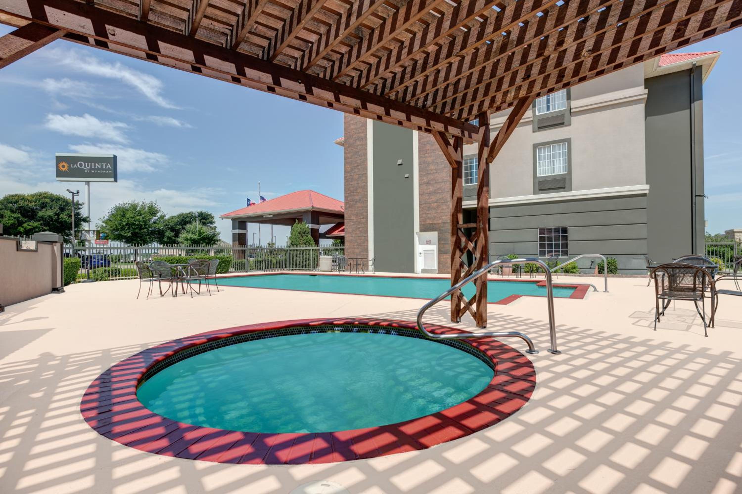 Weatherford Vacations - La Quinta by Wyndham Weatherford - Property Image 2