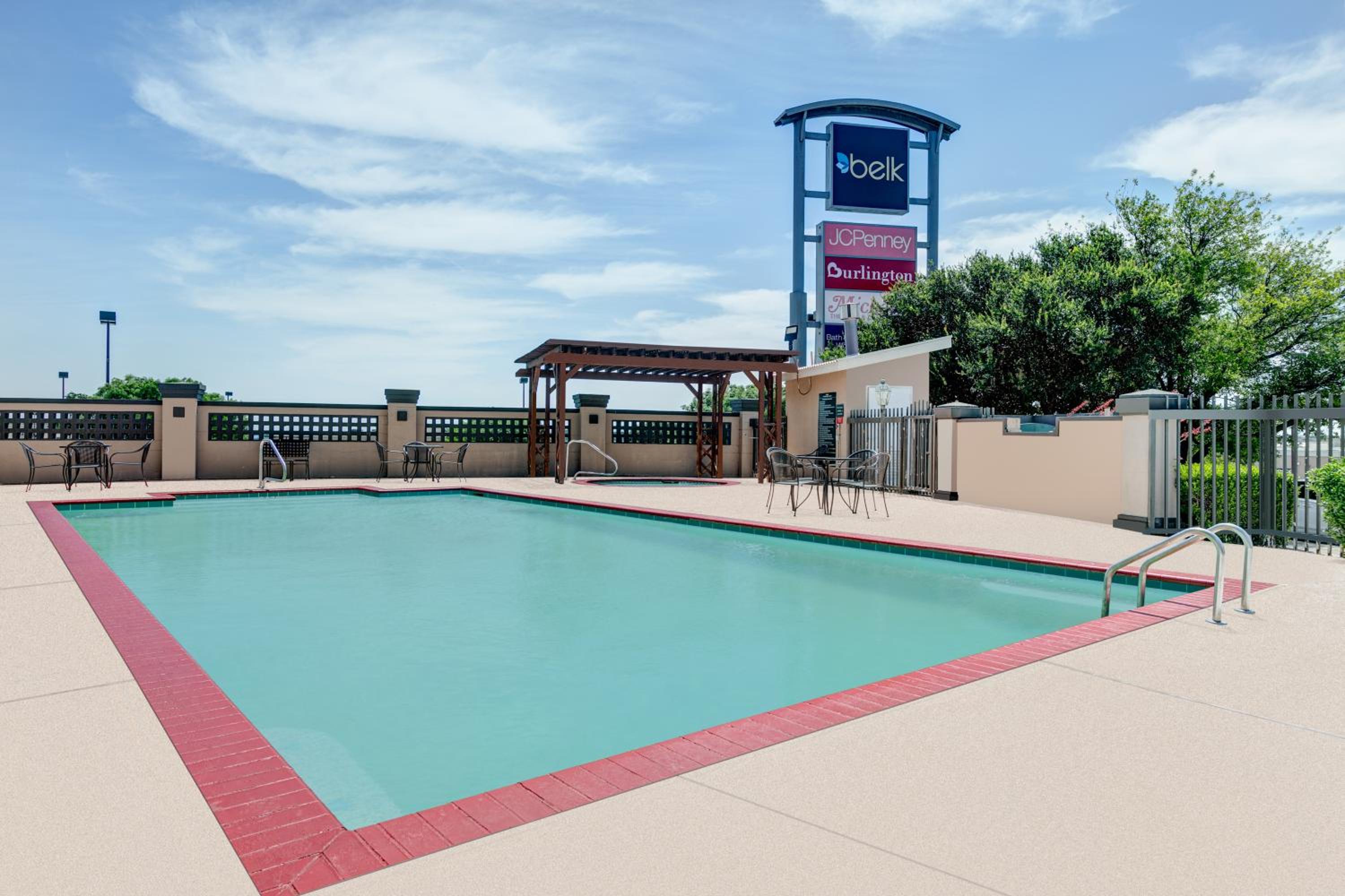 Weatherford Vacations - La Quinta by Wyndham Weatherford - Property Image 10