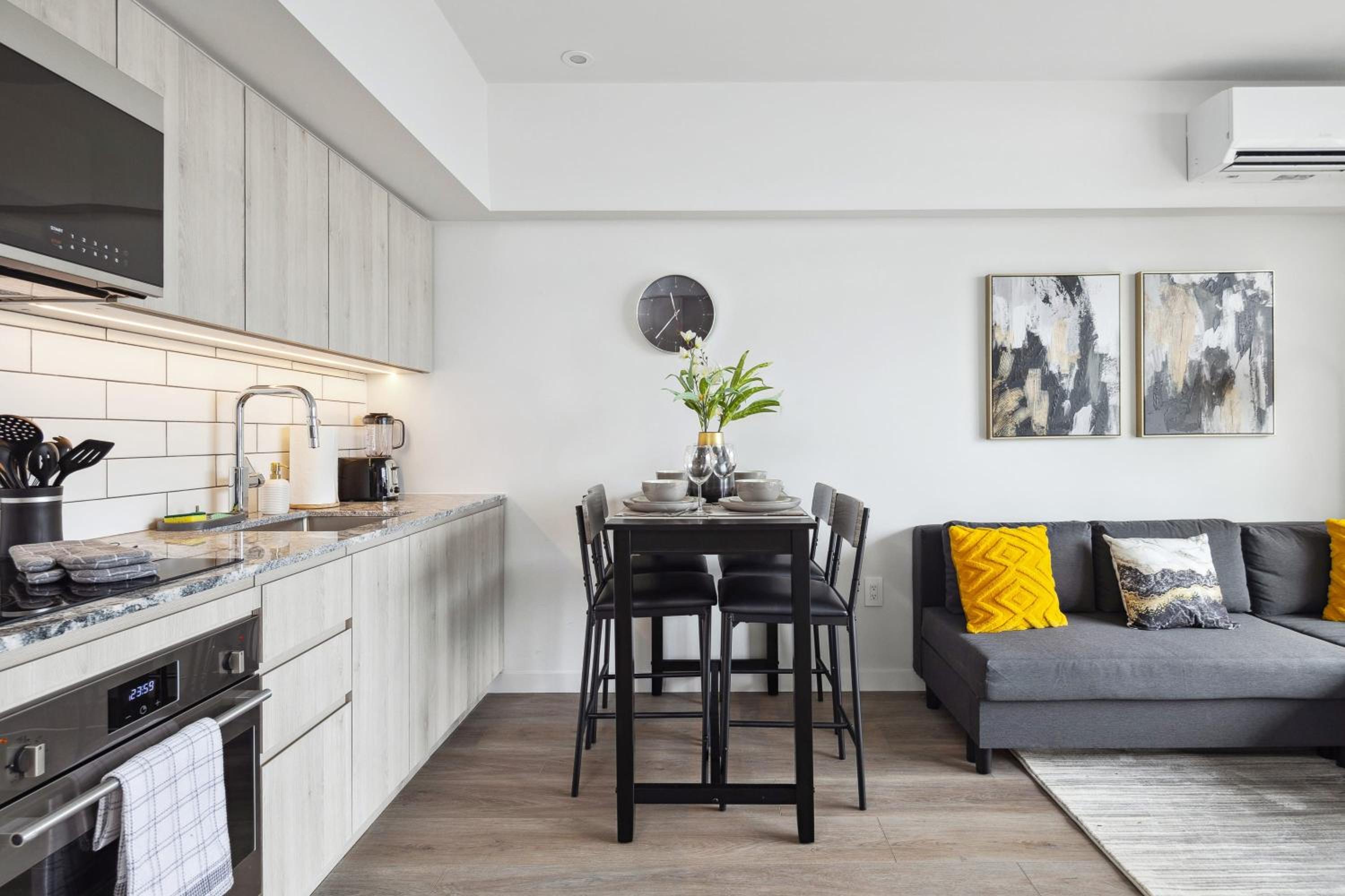 Brand New City Apt in Downtown Vancouver