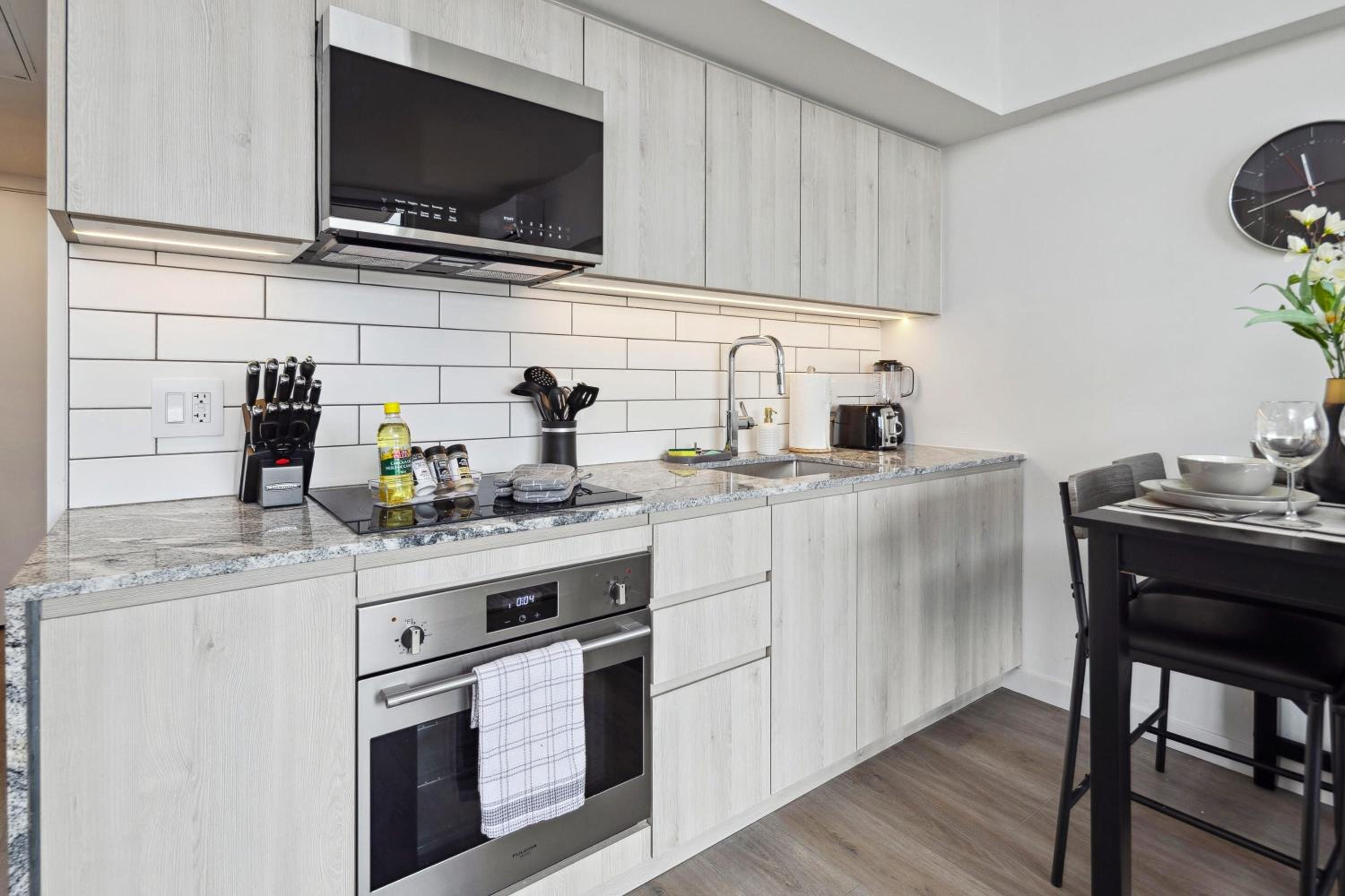 Brand New City Apt in Downtown Vancouver