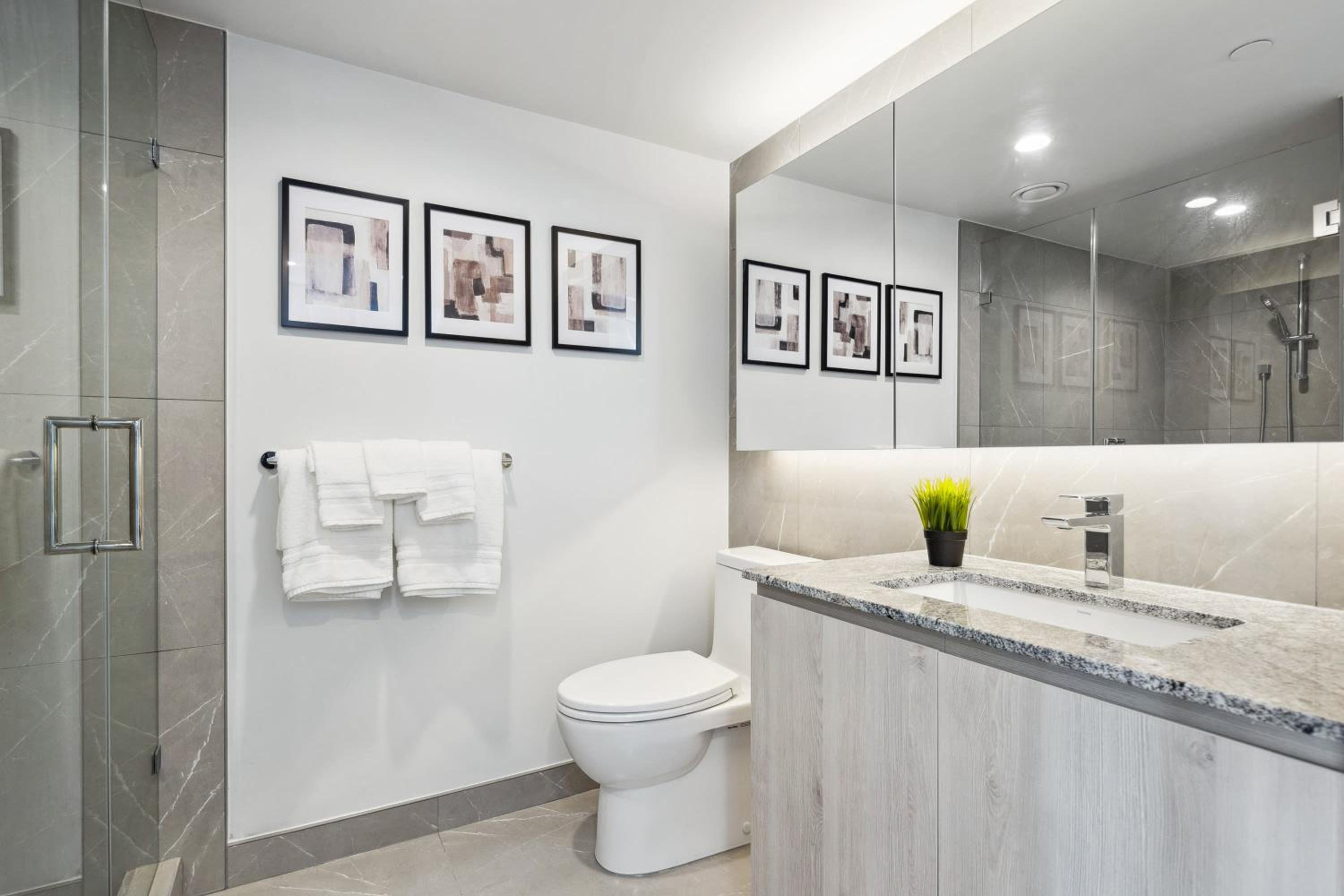 Brand New City Apt in Downtown Vancouver