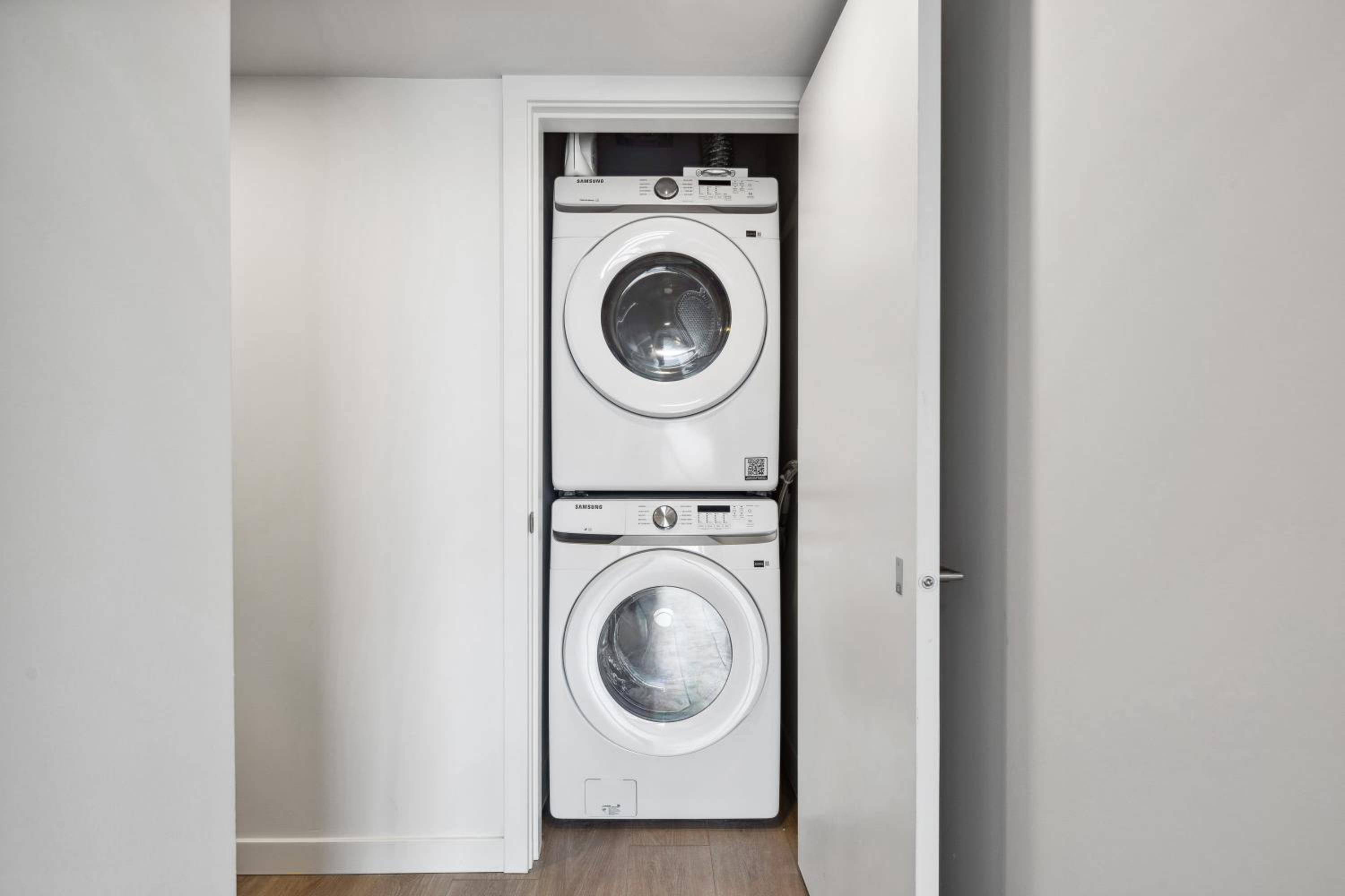 Brand New City Apt in Downtown Vancouver