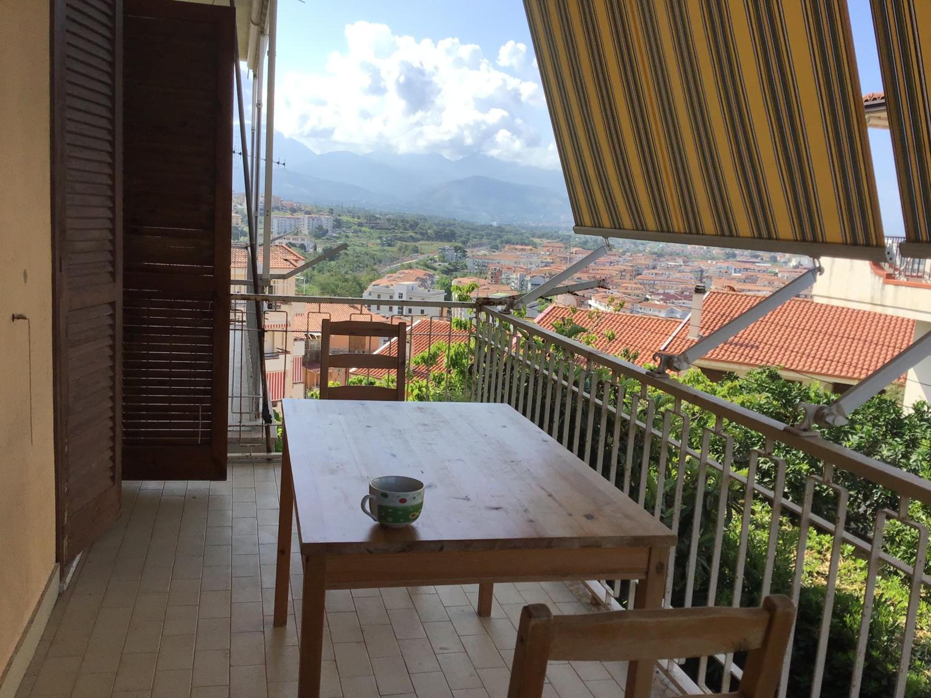 Yucca Apartment Scalea view 4