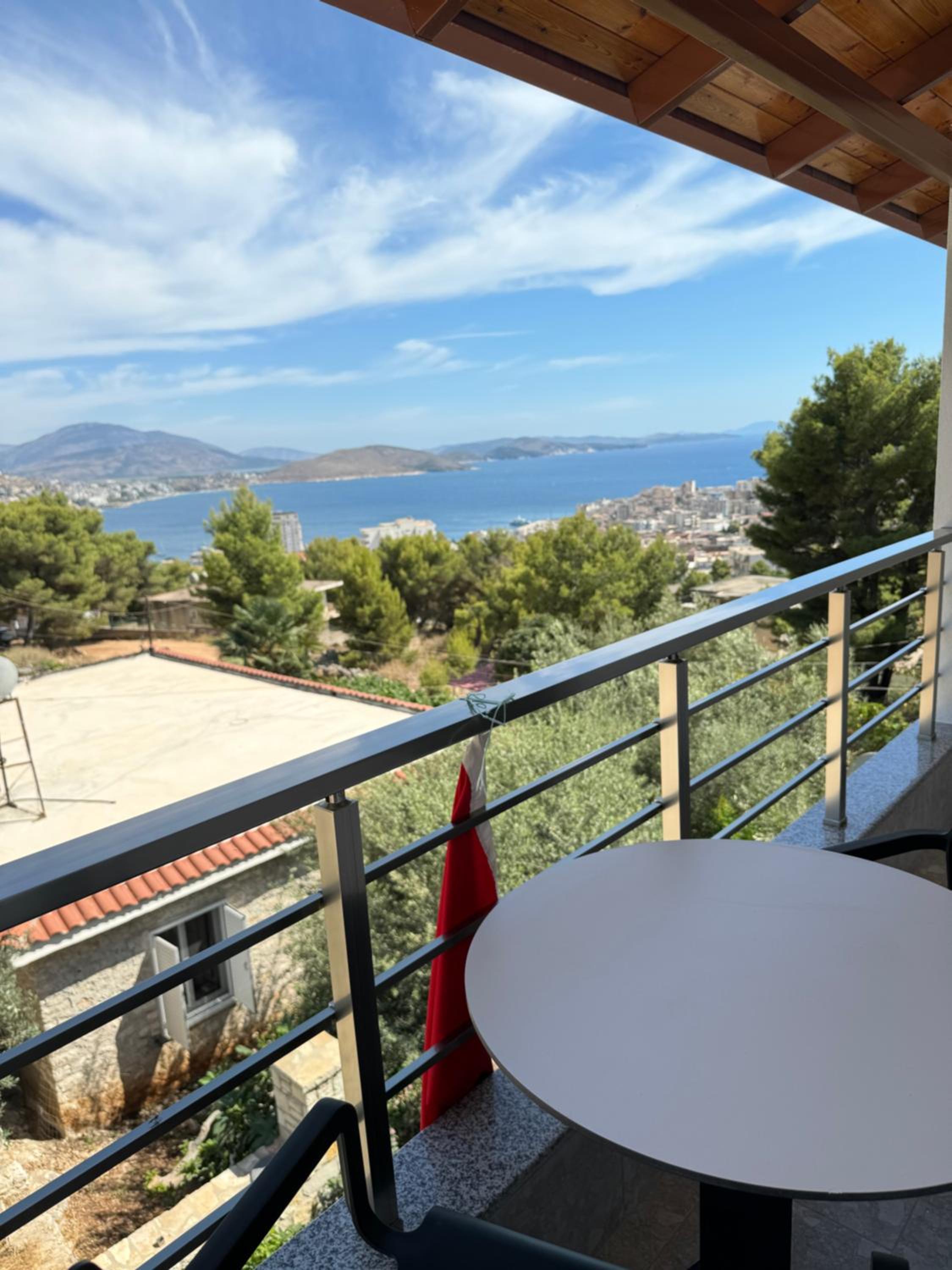 Adem Hillcrest Apartments