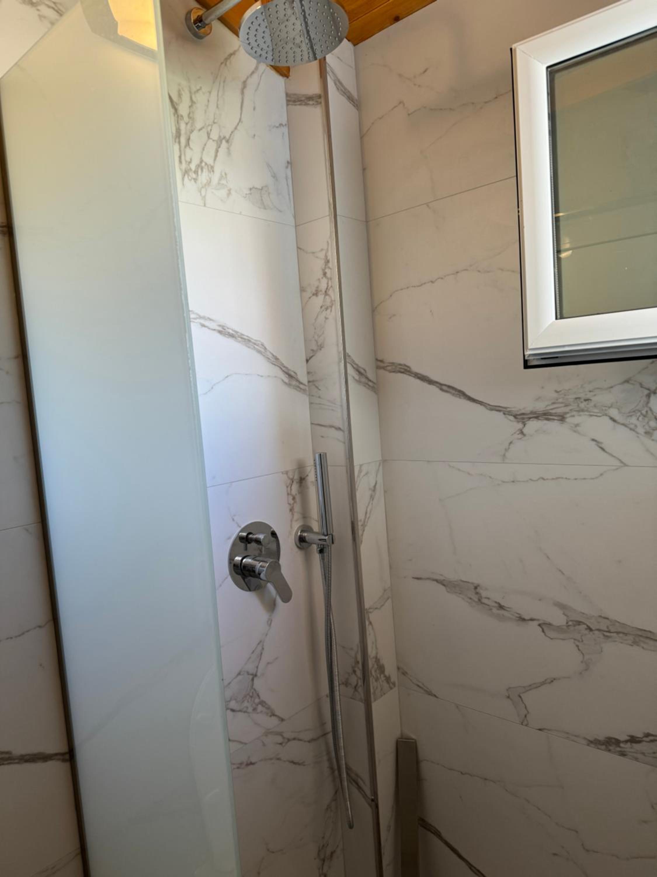 Adem Hillcrest Apartments