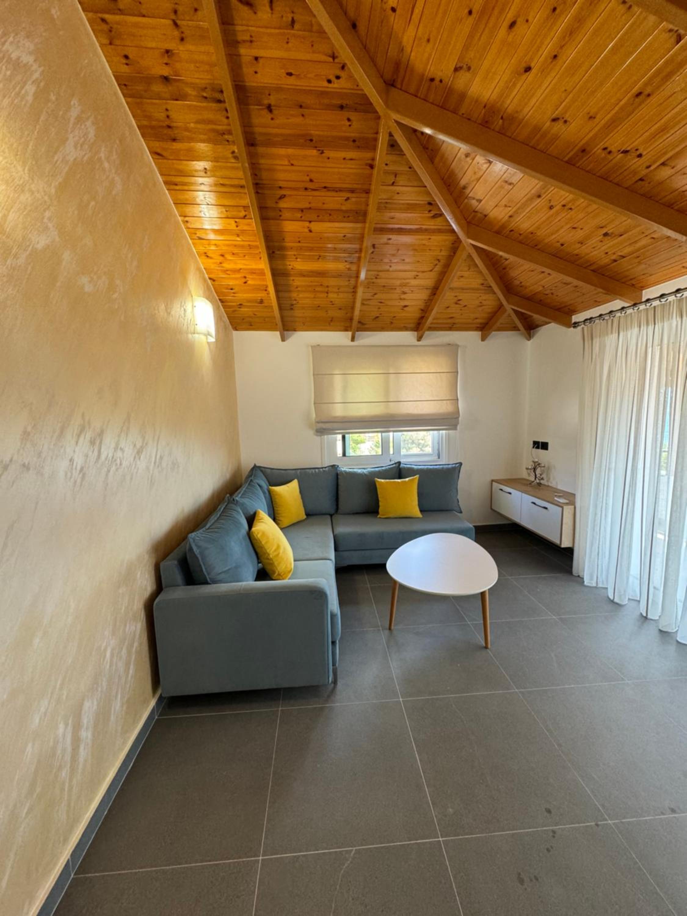 Adem Hillcrest Apartments