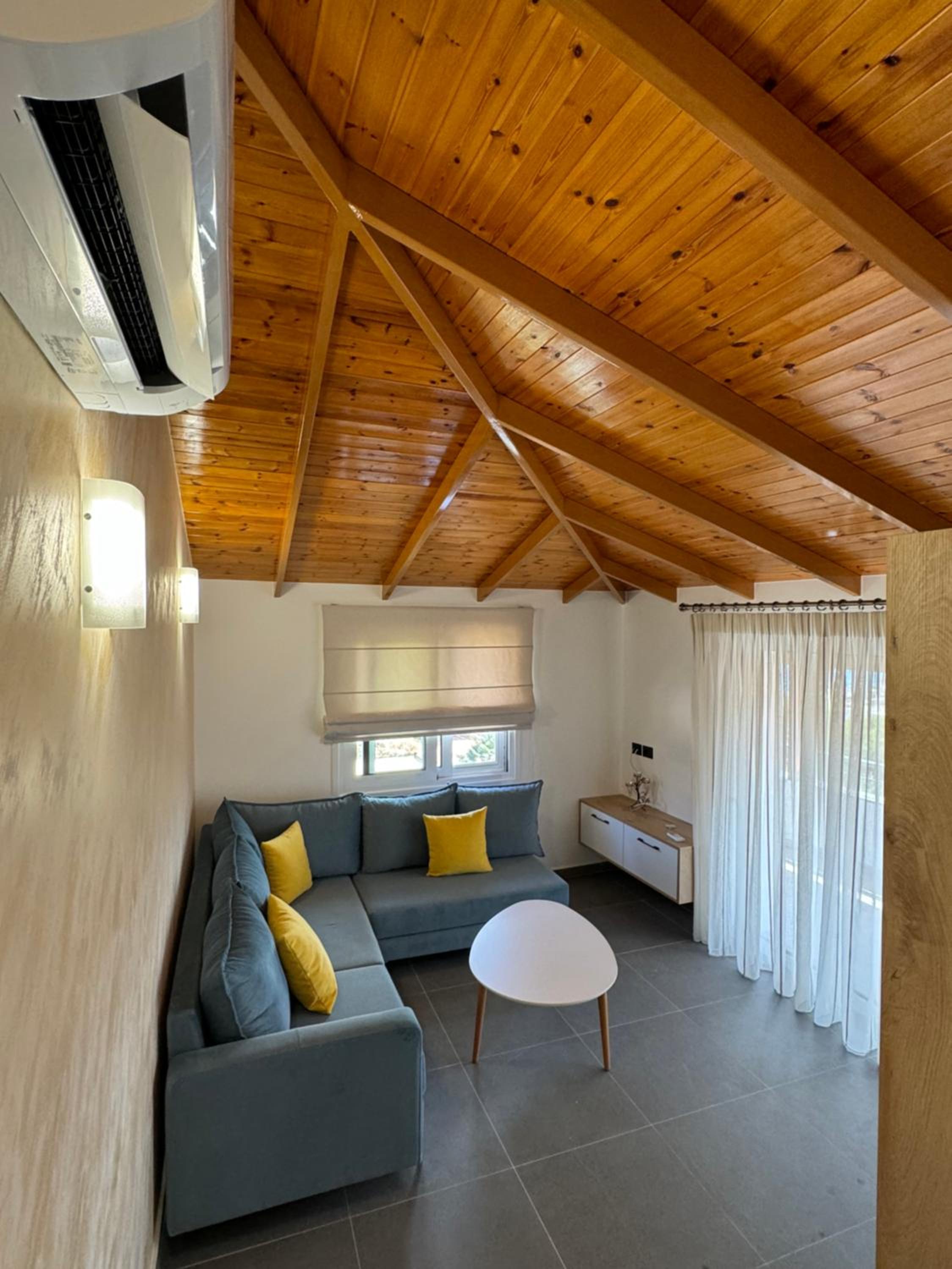 Adem Hillcrest Apartments
